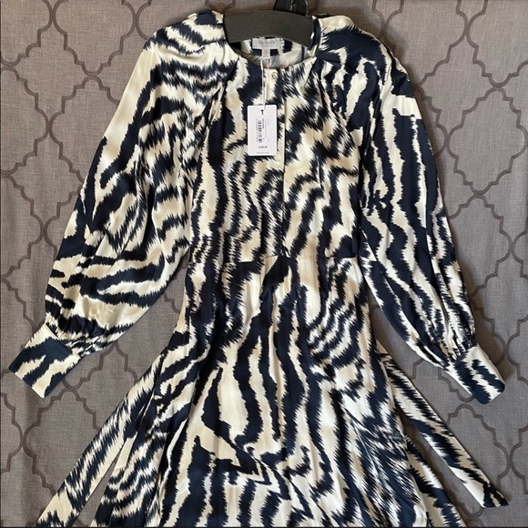 🎀NWT🎀Ted Baker Uber-Chic Flowy Zebra Print Belted Deep Cuffed Midi Dress - Picture 2 of 16